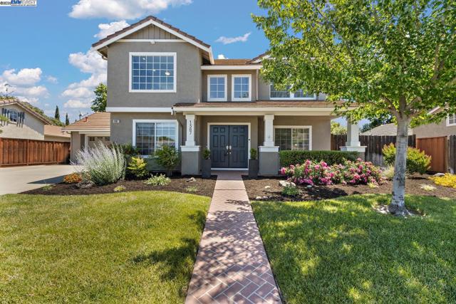 1387 Meadow Ct, Livermore CA: https://media.crmls.org/mediaz/1dfd4d73-cc10-40c4-b8c1-7f0df074b6a8.jpg