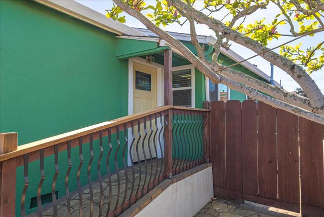 1284 Wanda Avenue, Seaside CA: https://media.crmls.org/mediaz/1dfd5bd7-b5f1-46a9-9df4-46fcb9badddf.jpg