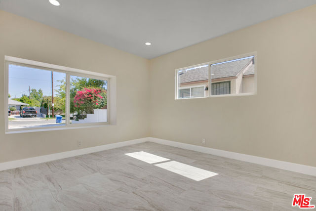 18800 Cohasset Street, Reseda CA: https://media.crmls.org/mediaz/1dfddbbe-0c51-4516-a949-0b8da3794438.jpg
