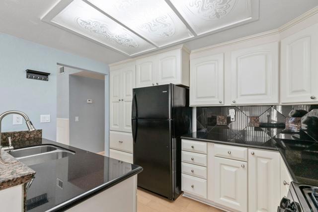 Detail Gallery Image 18 of 40 For 383 N Melrose Dr #F,  Vista,  CA 92083 - 2 Beds | 2 Baths