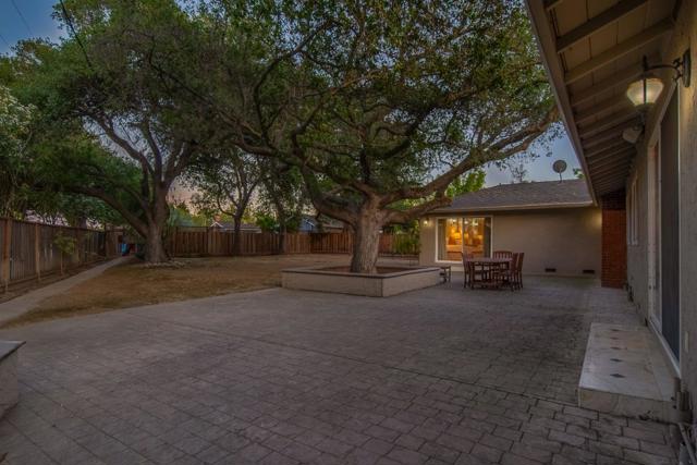 13010 Glen Brae Drive, Saratoga CA: https://media.crmls.org/mediaz/1dfe1b2f-60db-4043-953e-e39d4fb0d034.jpg
