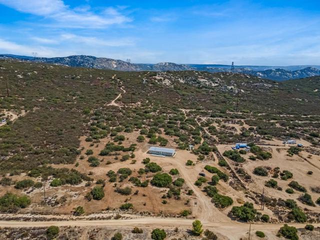2203 Hyde Park Lane, Campo CA: https://media.crmls.org/mediaz/1dfe23f1-3a9c-4502-92ba-ab373e7121f2.jpg