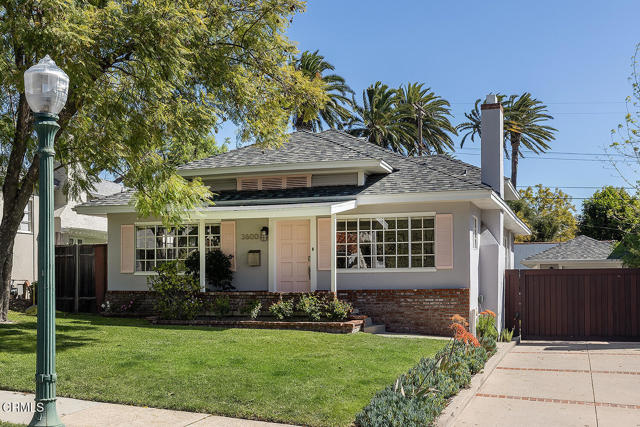 Detail Gallery Image 2 of 44 For 3600 Buena Vista Ave, Glendale,  CA 91208 - 3 Beds | 2/1 Baths