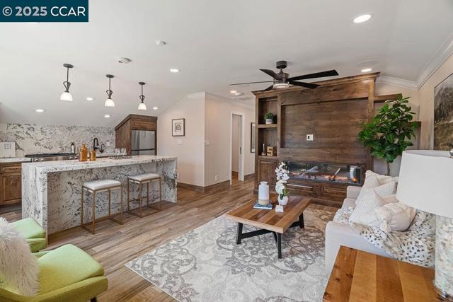 221 El Sobrante Dr, Danville CA: https://media.crmls.org/mediaz/1dfe8923-93bc-4fc7-8116-cf986baa5c51.jpg