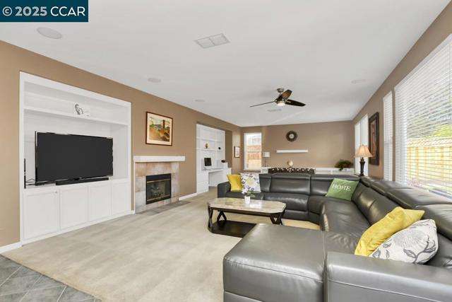 755 Boltzen St, Brentwood CA: https://media.crmls.org/mediaz/1dfe9981-b4c1-4f78-a8d2-8e3bc684790f.jpg