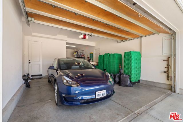 14624 Mccormick Street, Sherman Oaks CA: https://media.crmls.org/mediaz/1dfeacc0-30d9-46d5-b702-206404601fc7.jpg