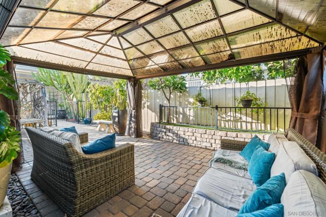 1733 Hornblend St, San Diego CA: https://media.crmls.org/mediaz/1dfeb51c-47ff-4073-9aeb-5b54c19db4e1.jpg