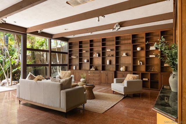 1010 Myrtle Way, San Diego CA: https://media.crmls.org/mediaz/1dfeda82-f6df-4062-a5c0-84724323bdd7.jpg