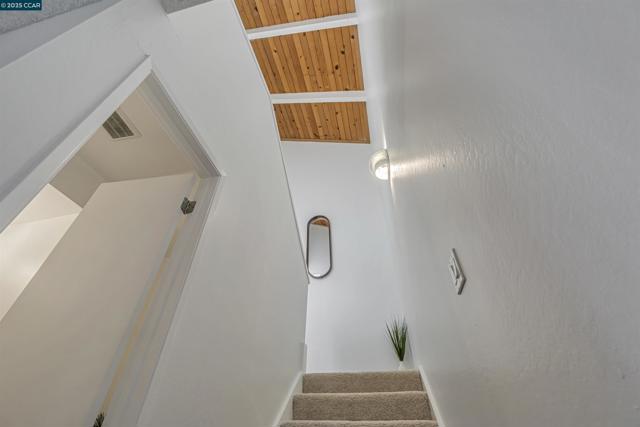 2200 Laguna Cir, Concord CA: https://media.crmls.org/mediaz/1dff1d11-1499-49ad-bf04-685ea6896ac5.jpg