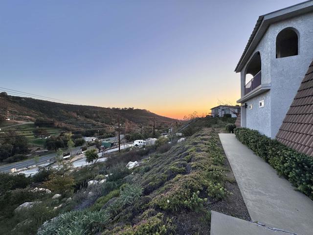 2956 La Cresta Road, El Cajon CA: https://media.crmls.org/mediaz/1dff7bd4-b4a8-4f6d-98ad-0584e13d81d5.jpg