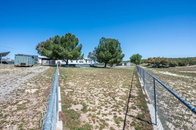 1525 Tea Rose Lane, Jacumba CA: https://media.crmls.org/mediaz/1dff83dd-231d-4b69-8dc5-ee4471259a54.jpg