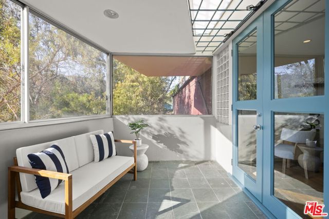 2980 Hollyridge Drive, Los Angeles CA: https://media.crmls.org/mediaz/1e00451c-5f22-4e34-bc14-6a259d48ece4.jpg