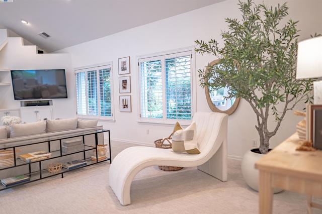 Image 6 of 59 For 7828 Foothill Knolls Dr