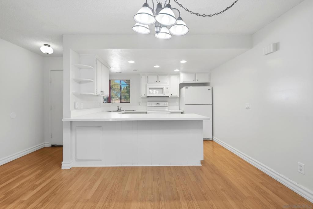 1257 Grand Avenue - photo 9