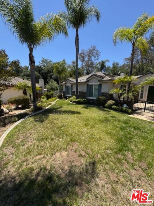 1808 Fallbrook Oaks Court, Fallbrook CA: https://media.crmls.org/mediaz/1e018b60-f186-4c1d-9a83-4dd3352d3806.jpg