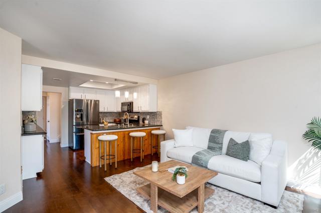 15865 Lofty Trail Dr, San Diego CA: https://media.crmls.org/mediaz/1e024390-ac51-4a18-b473-65eba6fe7b9f.jpg