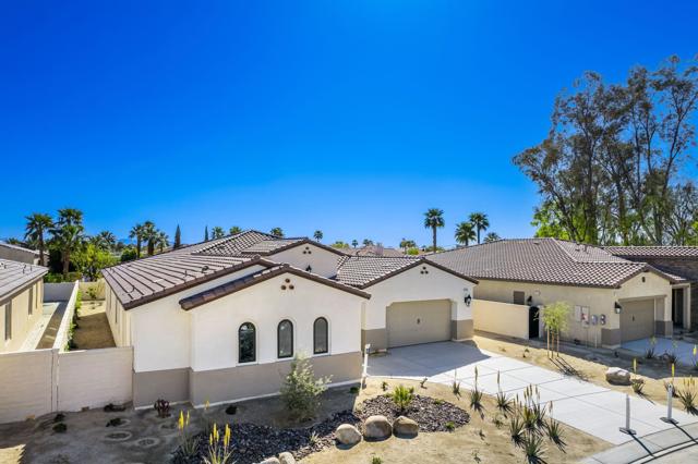 57540 Cherrywood Place, La Quinta CA: https://media.crmls.org/mediaz/1e0335d0-97b8-4136-9c0c-b9b7a5d65ba8.jpg