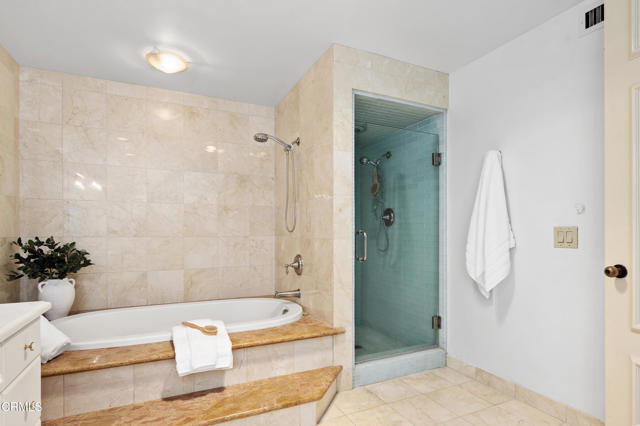 Detail Gallery Image 19 of 37 For 2329 Century Hill, Los Angeles,  CA 90067 - 2 Beds | 2 Baths