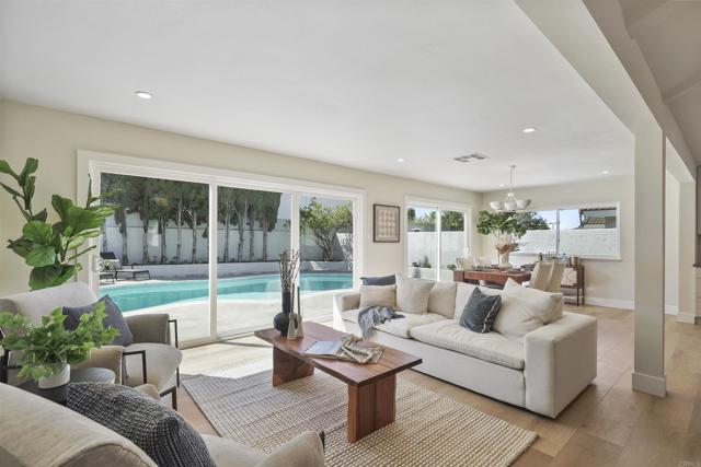 23152 La Vaca St, Lake Forest CA: https://media.crmls.org/mediaz/1e040a92-d303-4b5b-af03-49e50a677aef.jpg