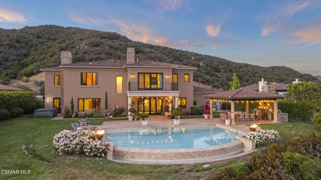 82 Queens Garden Drive, Thousand Oaks CA: https://media.crmls.org/mediaz/1e043670-1338-434c-a89a-c32c30370f40.jpg