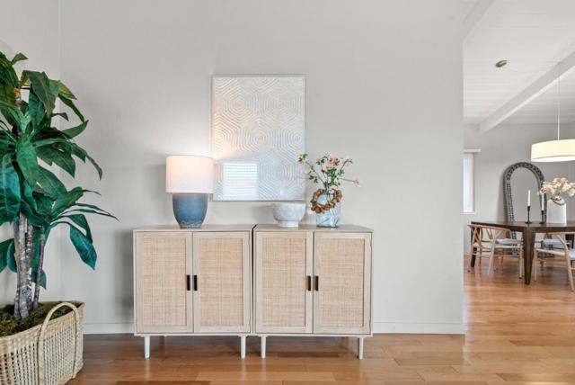 1975 Seascape Boulevard, Aptos CA: https://media.crmls.org/mediaz/1e059fc1-ae3f-44f4-aec5-383ea1984af8.jpg