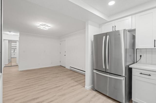 1033 Crestview Drive, Mountain View CA: https://media.crmls.org/mediaz/1e05a447-d29d-4dde-8a2d-3cfa98c10776.jpg