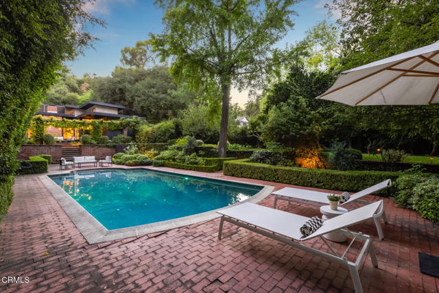595 Linda Vista Avenue, Pasadena CA: https://media.crmls.org/mediaz/1e05a60e-8377-450a-9595-6c589e18012f.jpg