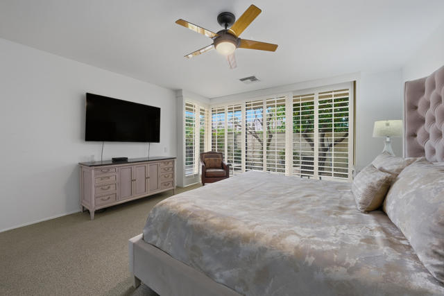 27 Cornell Drive, Rancho Mirage CA: https://media.crmls.org/mediaz/1e06bd25-674a-44f1-b86b-d4bc956f075a.jpg