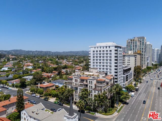 10795 Wilshire Boulevard, Los Angeles CA: https://media.crmls.org/mediaz/1e075f5a-60cc-4527-b980-bdb58b47853f.jpg
