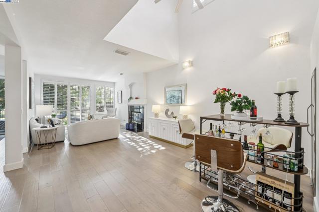 5310 E Lakeshore, San Ramon CA: https://media.crmls.org/mediaz/1e07c9fc-8890-4ec5-998d-1566280d6669.jpg
