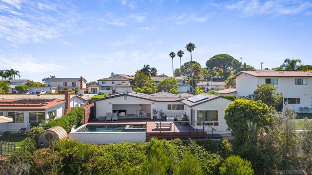 5745 Soledad Mountain Road, La Jolla CA: https://media.crmls.org/mediaz/1e09621a-9e6c-4526-a010-750dacb4427b.jpg