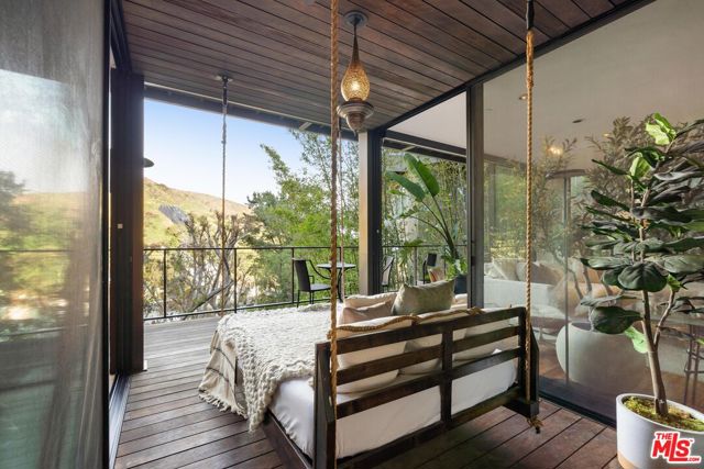 2020 Wattles Drive, Los Angeles CA: https://media.crmls.org/mediaz/1e0988a2-fad2-4946-bc32-4f36096564c0.jpg