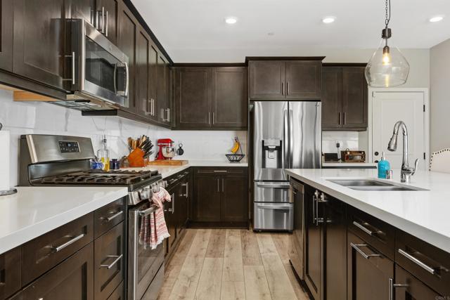 Detail Gallery Image 13 of 49 For 21711 Deer Grass Dr, Escondido,  CA 92029 - 4 Beds | 3/1 Baths