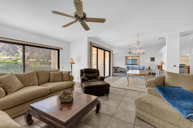78565 Vista Del Fuente, Indian Wells CA: https://media.crmls.org/mediaz/1e0a4466-727c-4b07-8e76-18453b09c1e6.jpg