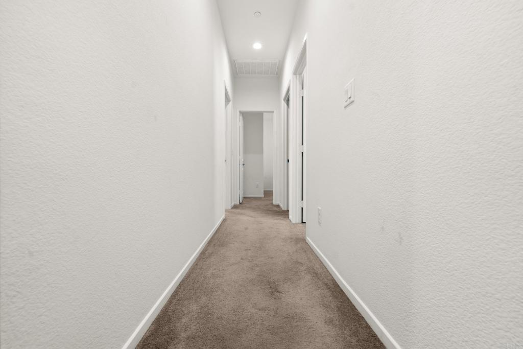 https://media.crmls.org/mediaz/1e0b433b-ab00-4636-8bf7-71999dcda6c6.jpg?preset=X-Large