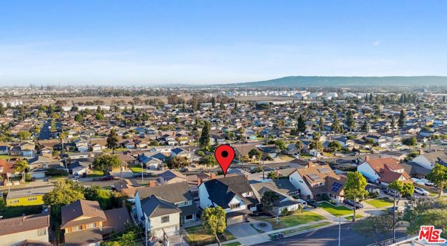 1722 E Turmont Street, Carson CA: https://media.crmls.org/mediaz/1e0c0e61-5f6b-4bd6-98f3-d7eb51cef2d5.jpg