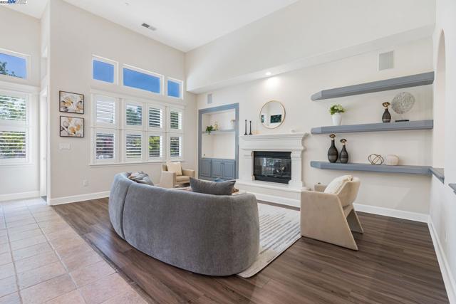 3535 Lessini, Pleasanton CA: https://media.crmls.org/mediaz/1e0d1f5e-f794-4343-8937-c7e086128459.jpg