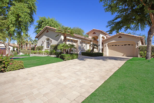 78700 Cabrillo Way, La Quinta CA: https://media.crmls.org/mediaz/1e0de7d4-6453-4a9a-92fb-85c7257c9546.jpg