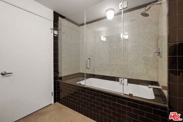 849 S Broadway, Los Angeles CA: https://media.crmls.org/mediaz/1e0e6cc9-1276-4cad-9172-d97e5a32a128.jpg