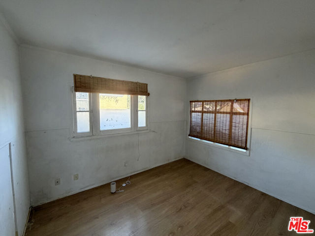 819 Pier Avenue photo 7