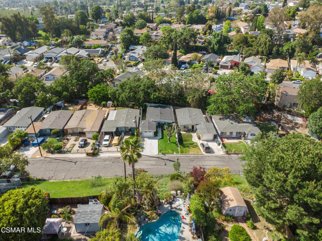 789 Glen Oaks Road, Thousand Oaks CA: https://media.crmls.org/mediaz/1e0fe348-34dd-4e76-b3b1-58496b0ff42f.jpg