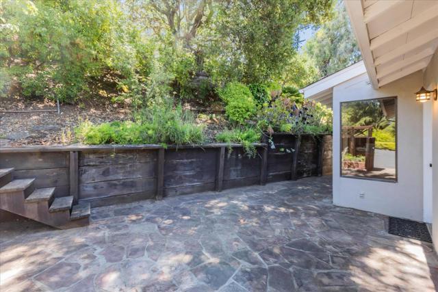 5824 Arboretum Drive, Los Altos CA: https://media.crmls.org/mediaz/1e1058d0-63ce-49c3-980e-bd777e6af63b.jpg