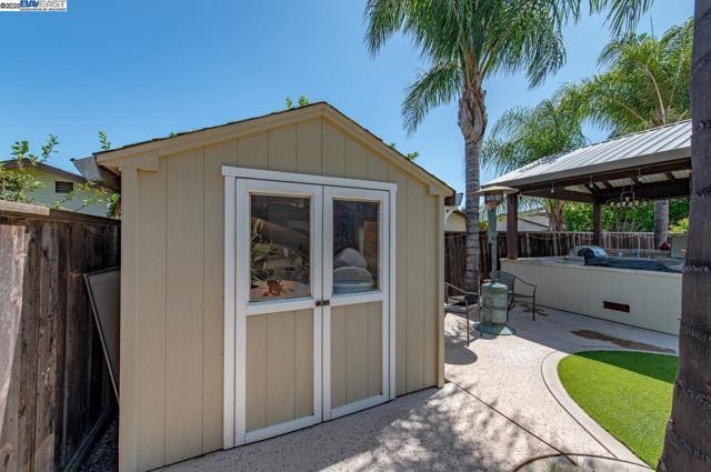 1429 Columbus Ave, Livermore CA: https://media.crmls.org/mediaz/1e10b08e-b6e1-44e8-99e4-f66ceb842118.jpg