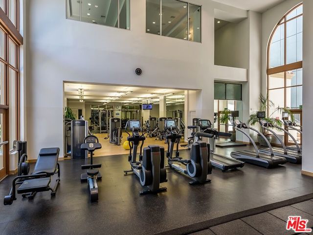 1041 E Glendon Avenue, Los Angeles CA: https://media.crmls.org/mediaz/1e10de13-18f1-4dcd-8117-6cf0b8400ec4.jpg