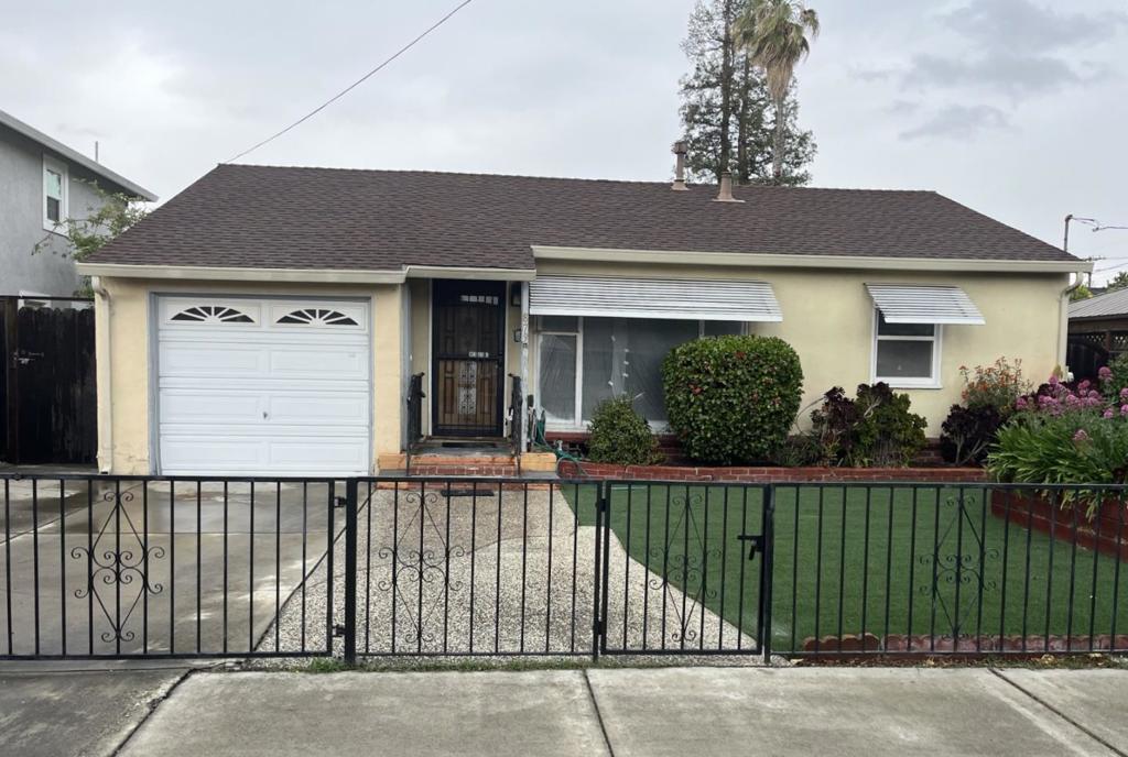 879 Birch Avenue