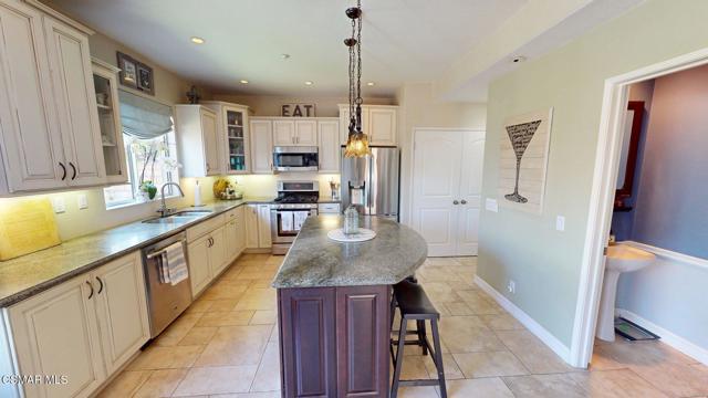 293 Springmist Lane, Simi Valley CA: https://media.crmls.org/mediaz/1e1141ca-8d38-4f2f-900f-5e966978f378.jpg