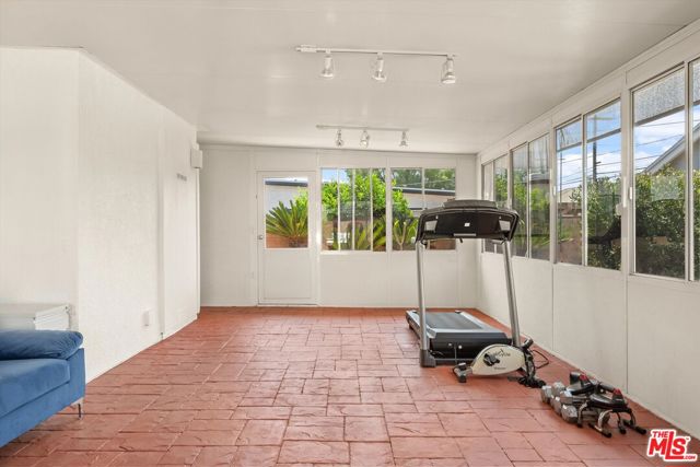 9313 Hayvenhurst Avenue, North Hills CA: https://media.crmls.org/mediaz/1e11b7dc-e101-494b-bba3-3b07f26e8daf.jpg