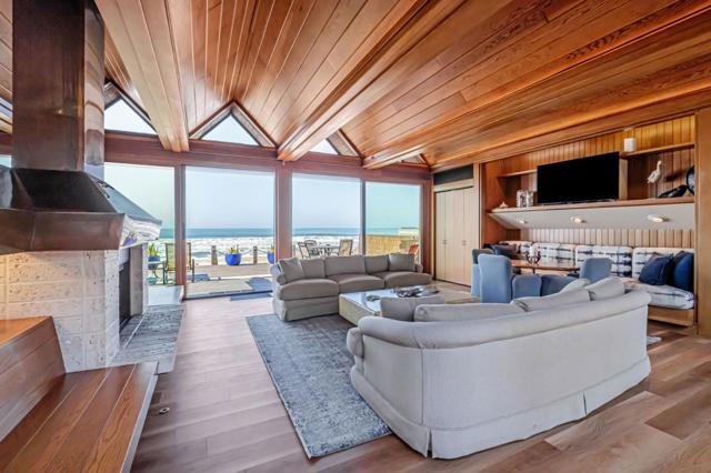 547 Beach Drive, Aptos CA: https://media.crmls.org/mediaz/1e11d2f5-e83d-4aa9-9b7f-d739c6831627.jpg