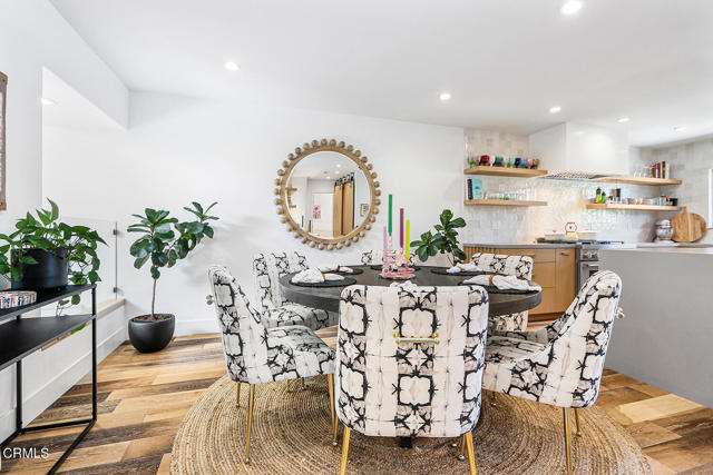 Detail Gallery Image 4 of 28 For 14 Bermuda Ct, Manhattan Beach,  CA 90266 - 2 Beds | 2/1 Baths
