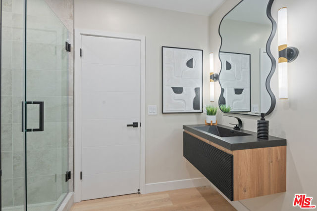 23442 Burbank Boulevard, Woodland Hills CA: https://media.crmls.org/mediaz/1e130cd7-4738-419f-8696-e58cd32f175d.jpg